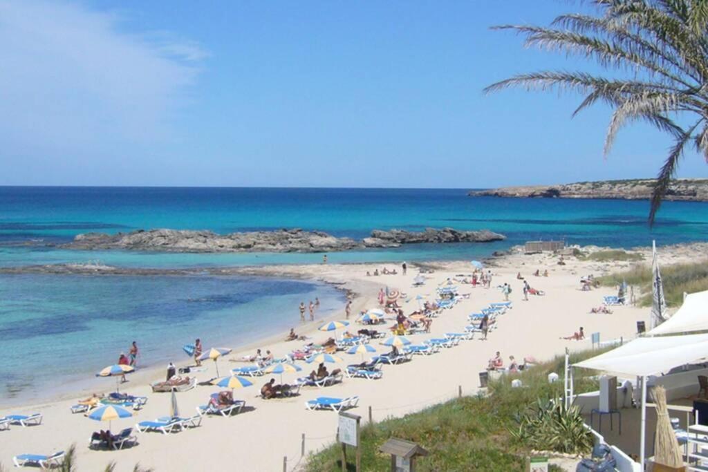 Appartement Es Pujols proche plage, vue mer Extérieur photo