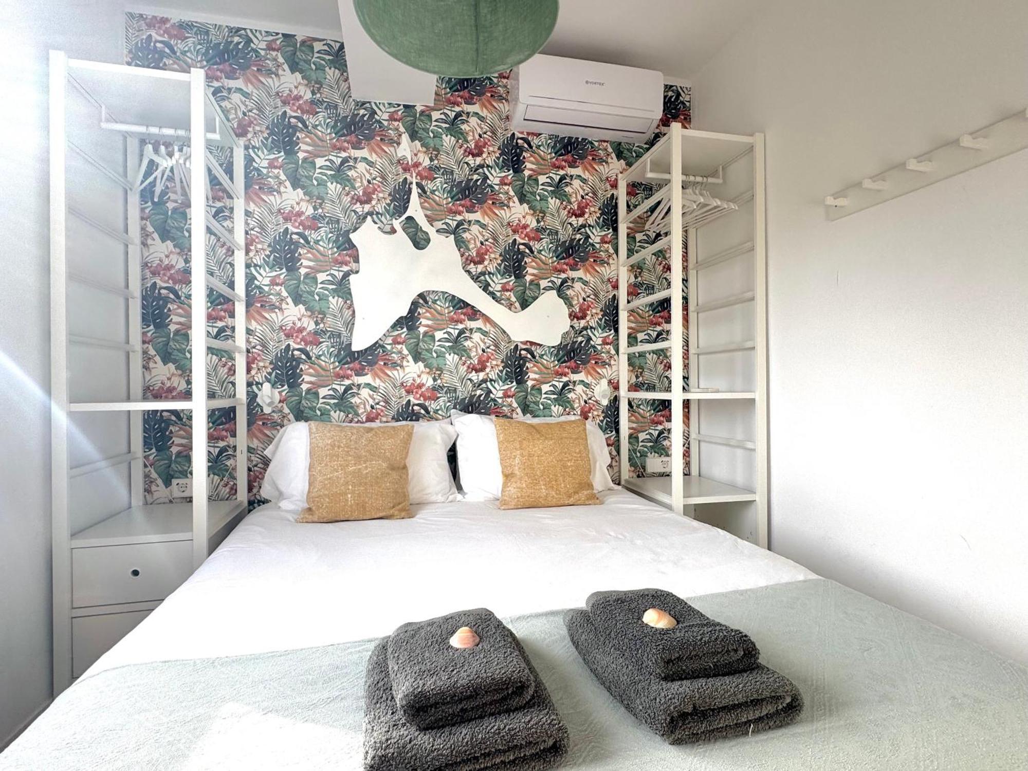 Appartement Es Pujols proche plage, vue mer Extérieur photo