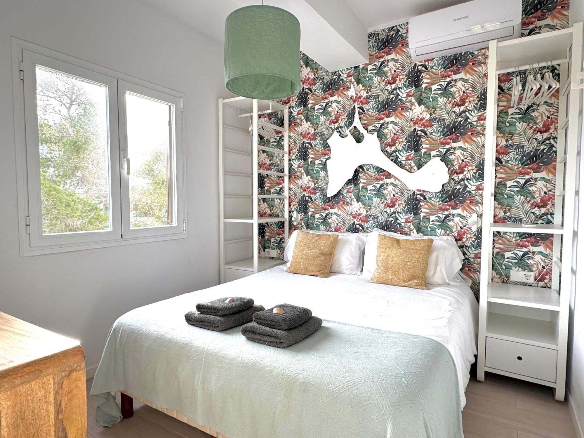 Appartement Es Pujols proche plage, vue mer Extérieur photo