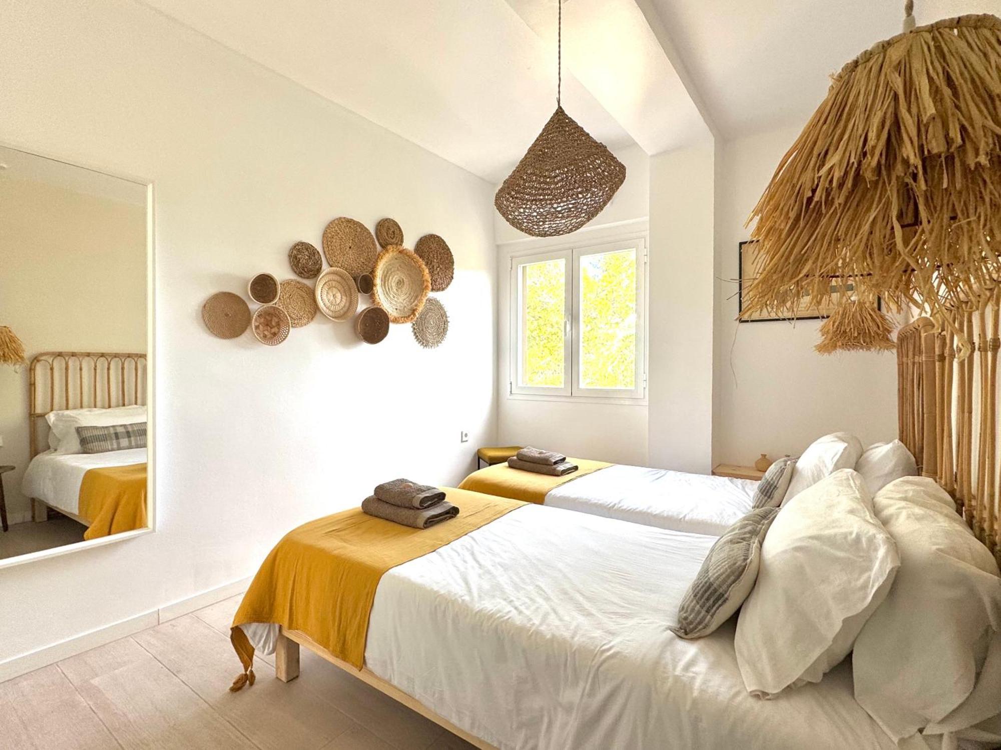 Appartement Es Pujols proche plage, vue mer Extérieur photo