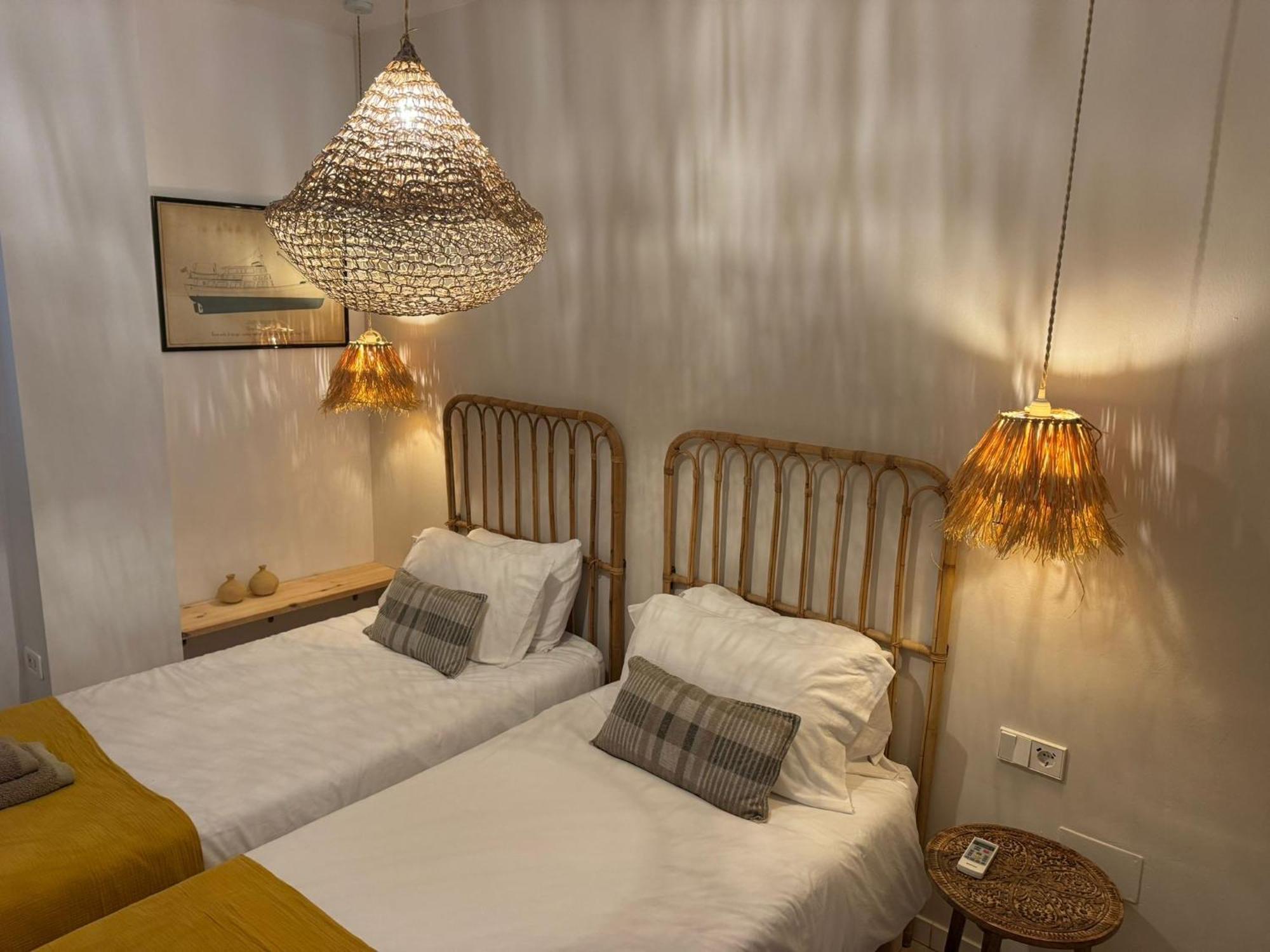 Appartement Es Pujols proche plage, vue mer Extérieur photo